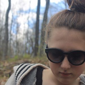 Meet your Posher, Liz