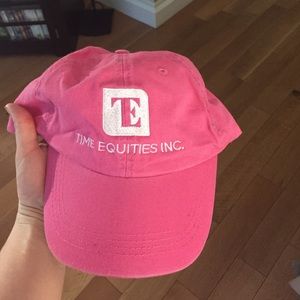 Pink baseball cap never worn! Pink baseball cap never worn!