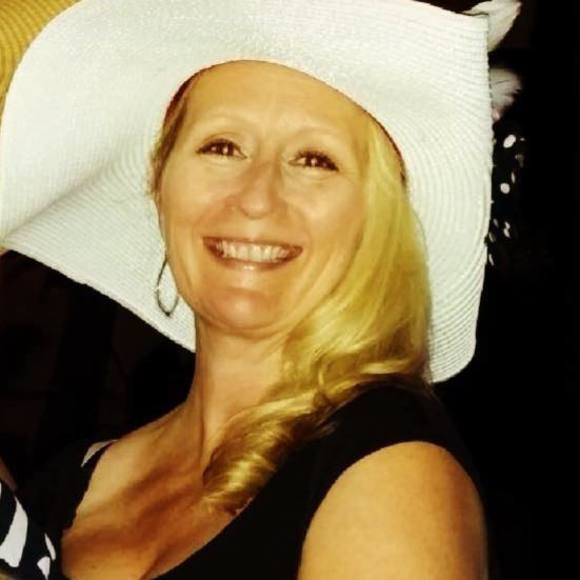 Meet your Posher, Debbie