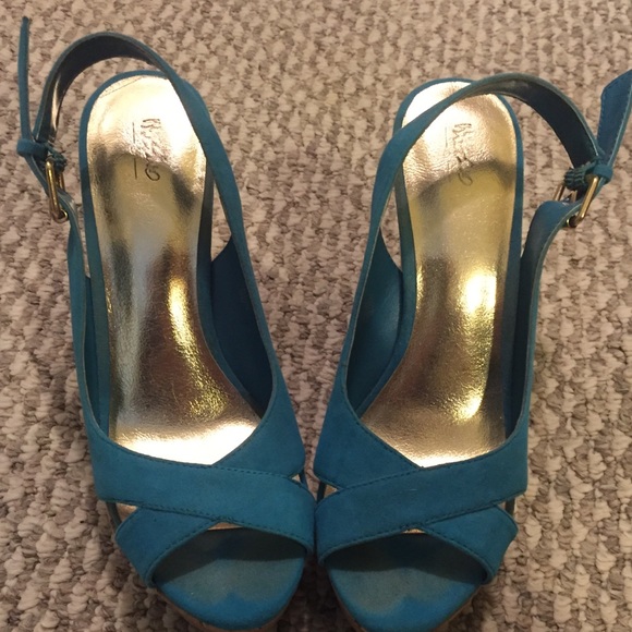 Blue wedges