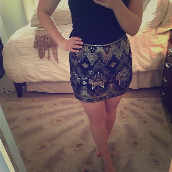 Sequined mini skirt (Express)