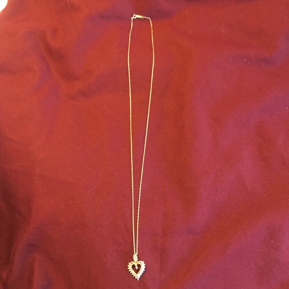 14k gold chain with diamond heart shaped pendant - Picture 2 of 2