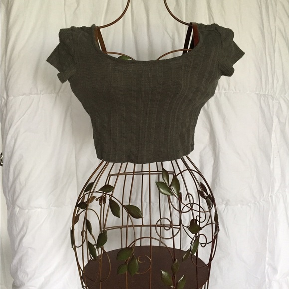 Forever21 olive green short sleeve cut off - Picture 1 of 4