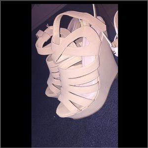 nude color wedges