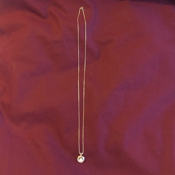 14k gold chain with circular pearl pendant - Picture 2 of 2