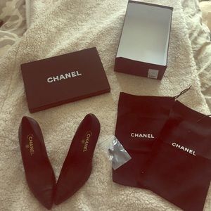 💯 Authentic Black Vintage Leather CHANEL Pumps
