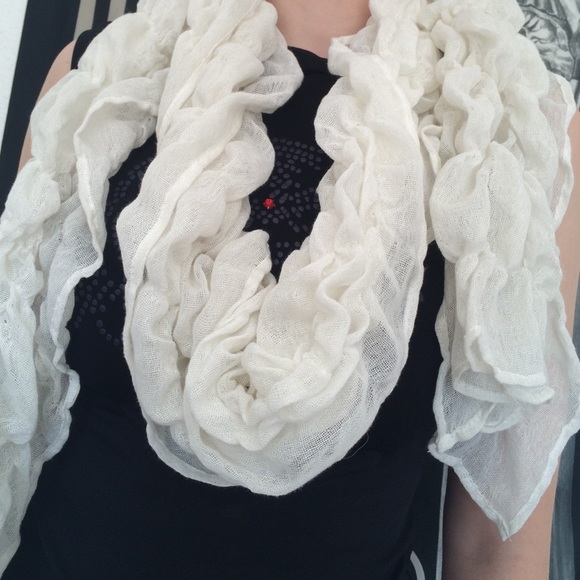 Ruffled Scarf