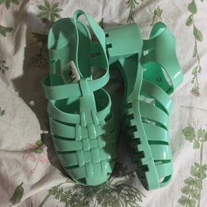 Green jelly platforms