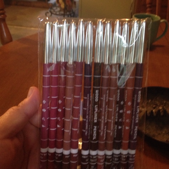 12 piece set of lip liner pencils