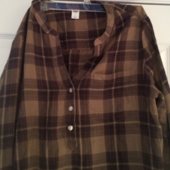 size Small petite old navy shirt - Picture 2 of 3