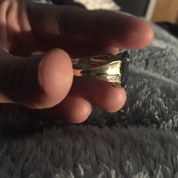 Ring - Picture 3 of 3
