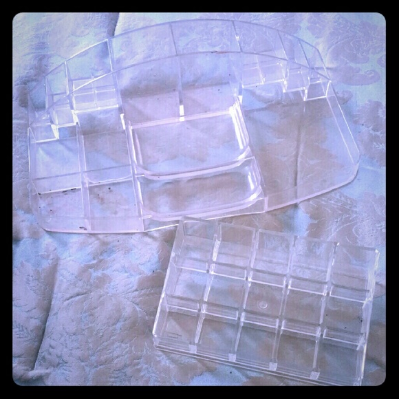 Acrylic makeup holder