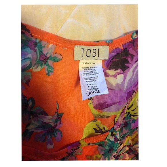 Cute top , in perfect shape - Picture 2 of 2