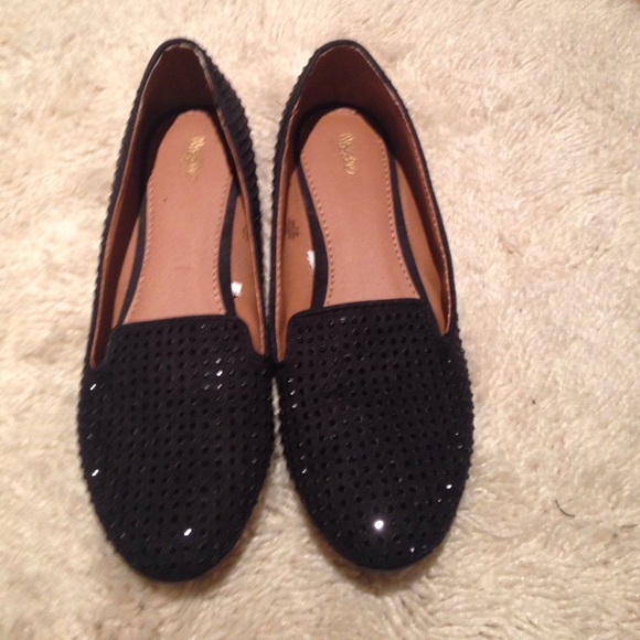👇🏻LAST CALL Black  studded flats