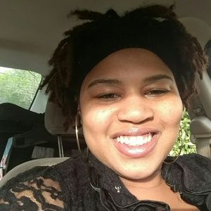 Meet your Posher, Yakeima