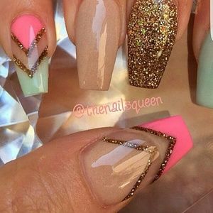 Meet your Posher, Elise