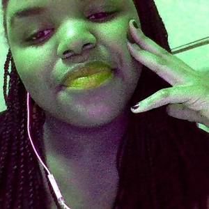 Meet your Posher, Meshia