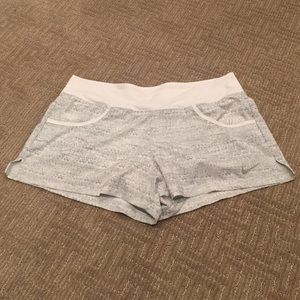 NWOT Size Large Women's Nike Dri-Fit Shorts w/pckt