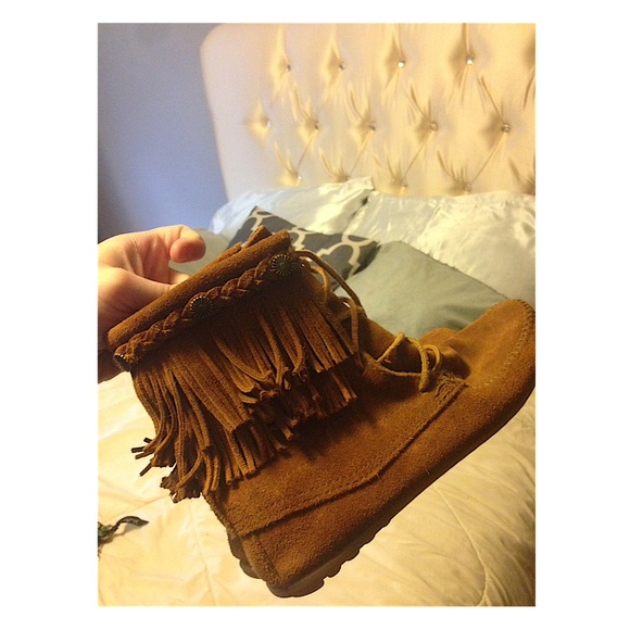 ✨MINNETONKA MOCCASINS! ✨ or best offer - Picture 1 of 4