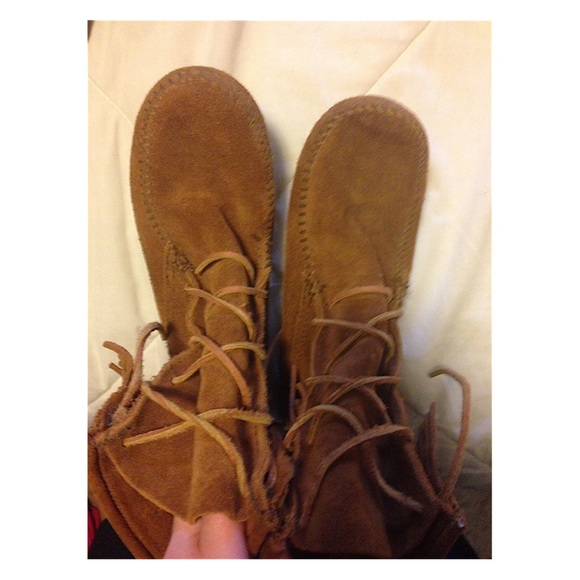 ✨MINNETONKA MOCCASINS! ✨ or best offer - Picture 3 of 4
