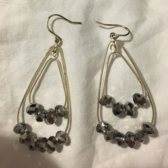Earring. - Picture 2 of 2