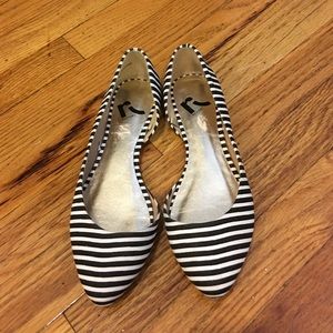 Report Stripe White and Black FLats