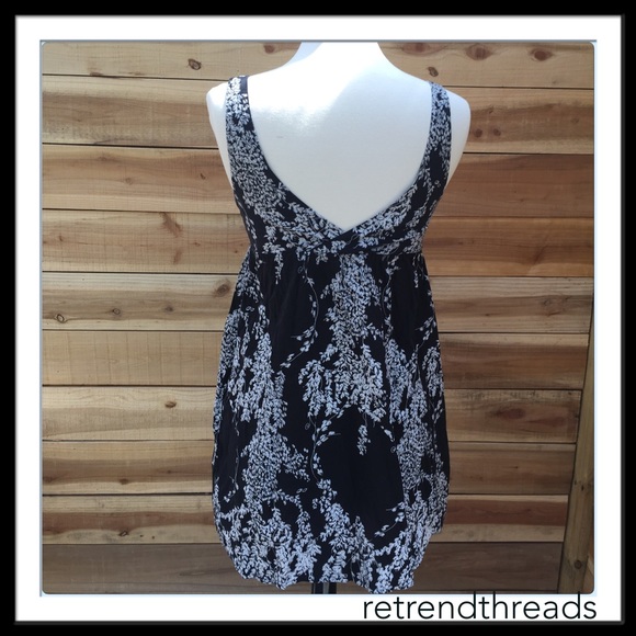 Black and white, floral patterned extra long tank! - Picture 3 of 3