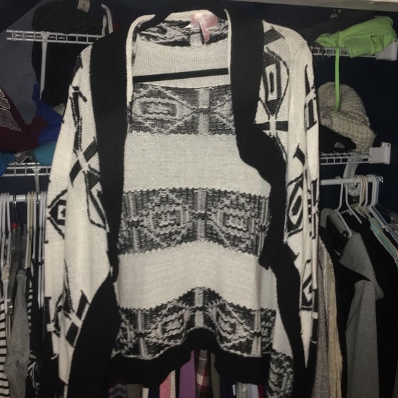Black &a white design cardigan