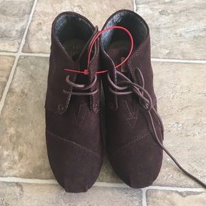 TOMS suede wedges brand new size 5.5 purple/brown