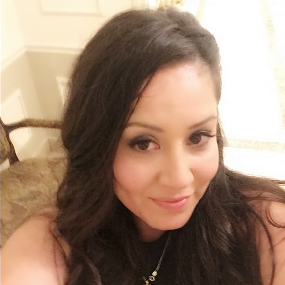 Meet your Posher, Joannie