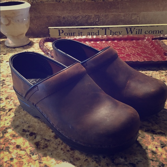 Dansko size 37 clogs