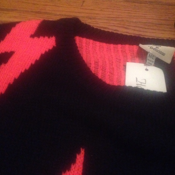 Funky Lightning Sweater - Picture 2 of 4