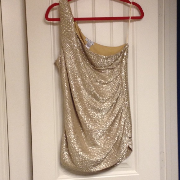 Gold top.      OPEN 4 OFERS