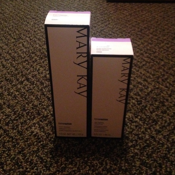 Mary Kay 3 in 1 Timewise Cleanser and Moisturizer