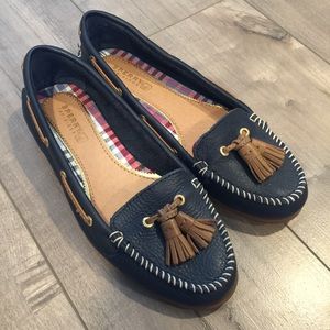 Sperry Top-Sider boat shoe in size 6