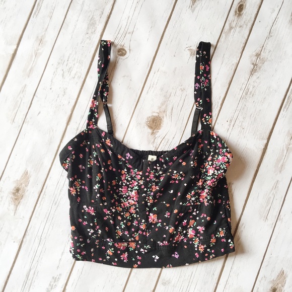 MOVING SALE π Bethany Mota Floral Crop Top β€οΈ - Picture 2 of 4