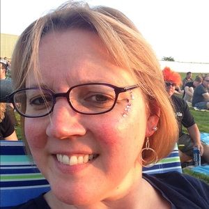 Meet your Posher, Denise