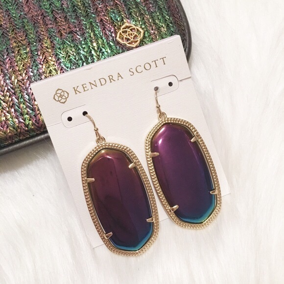 Kendra Scott Jewelry - NWT Kendra Scott Danielle Earrings!