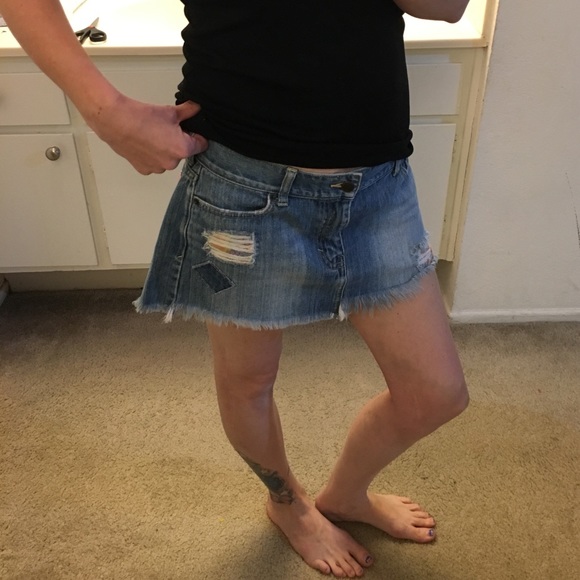 Hollister Dresses & Skirts - 💕Vintage Hollister mini jean skirt💕
