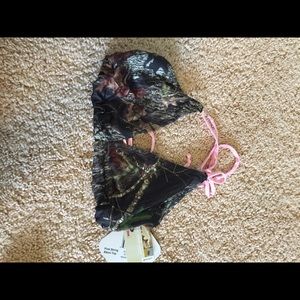 Brand new! Mossy oak bikini top