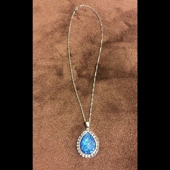 SOLD Silver tone/ Blue Pendant & Necklace - Picture 2 of 3