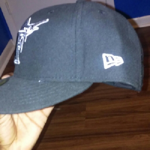 New Era Marlins Fitted Cap - Picture 3 of 3