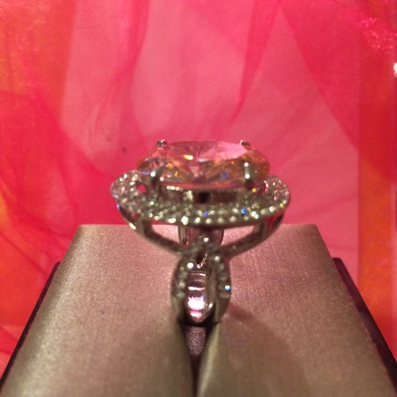 Silver tone cocktail ring with pink crystal. - Picture 4 of 4