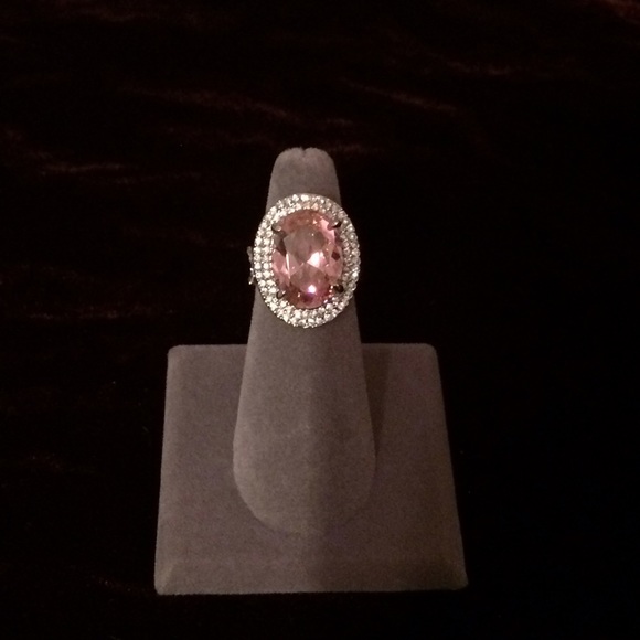 Silver tone cocktail ring with pink crystal. - Picture 2 of 4
