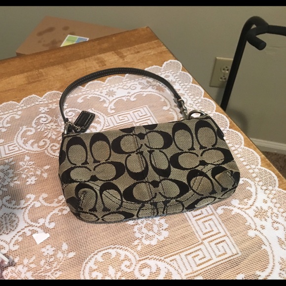 Coach wristlet❤️❤️❤️ - Picture 2 of 3