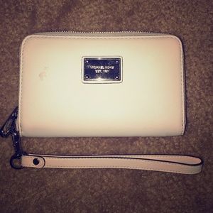 Michaels Kors wallet/wristlet