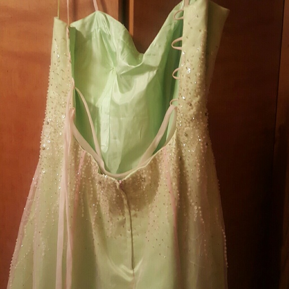 Prom gown - Picture 2 of 4