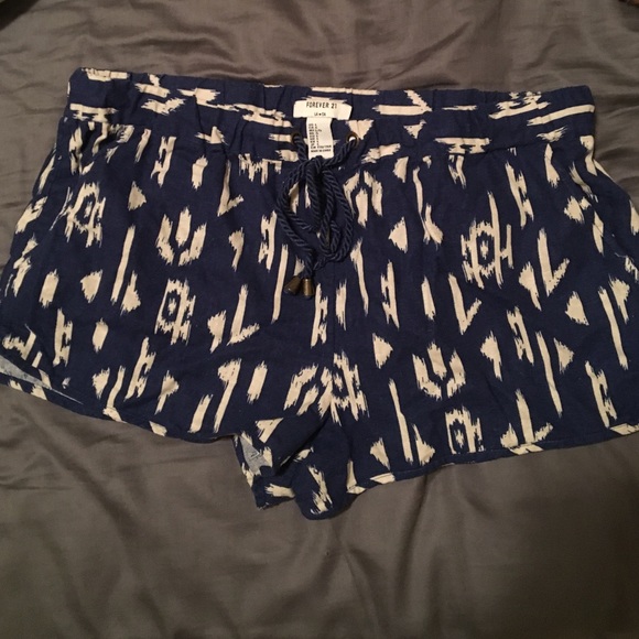 Aztec Print Short Shorts - Picture 2 of 4