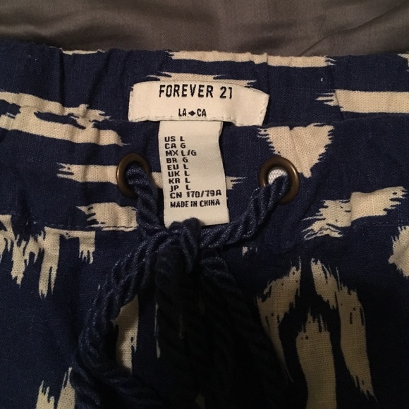 Aztec Print Short Shorts - Picture 3 of 4