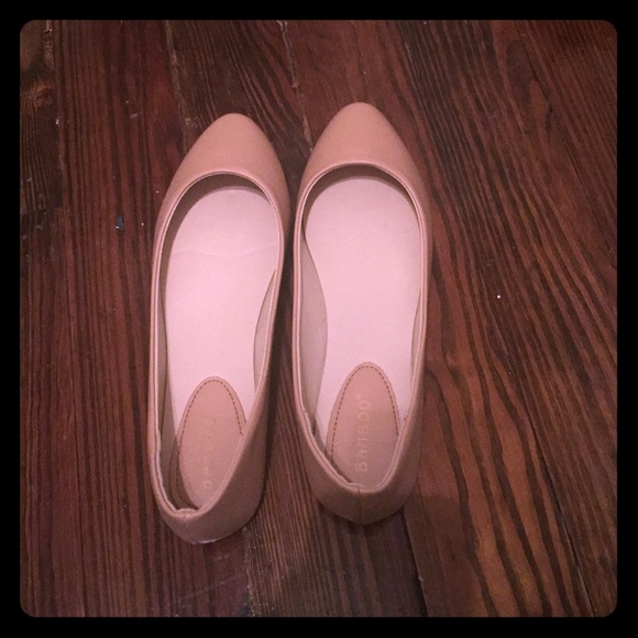 Nude tan pointed flats size 9 never worn